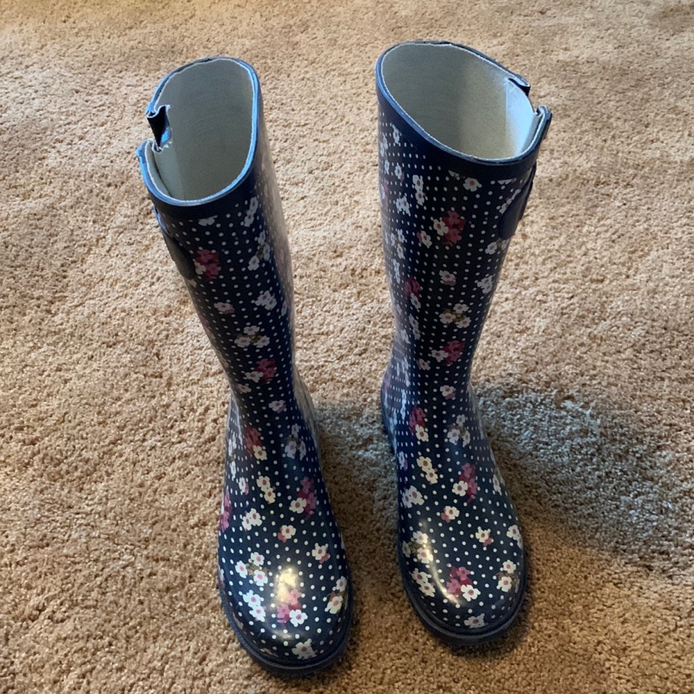 Youth size 6 rain boots from Merona